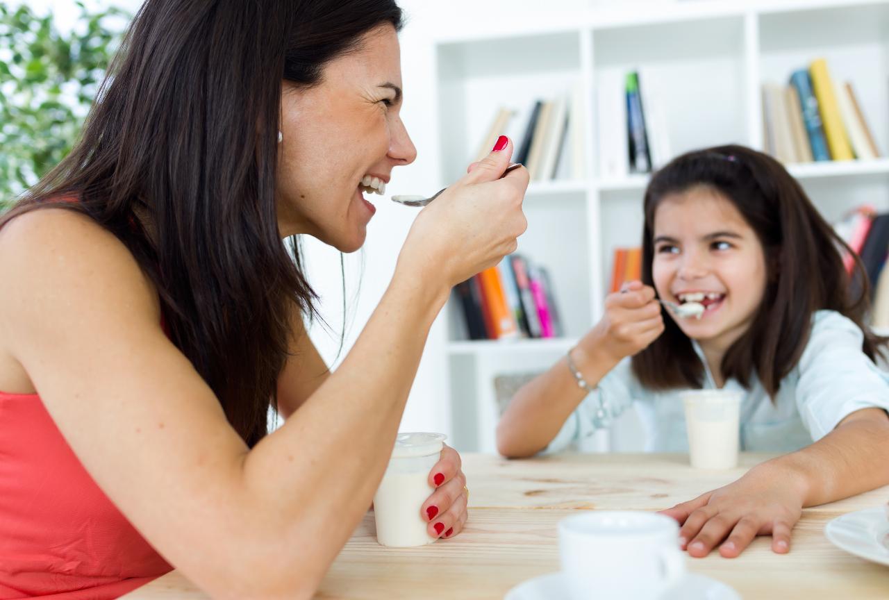 Filhos de mães mais velhas e com maior escolaridade têm alimentação mais saudável e sustentável